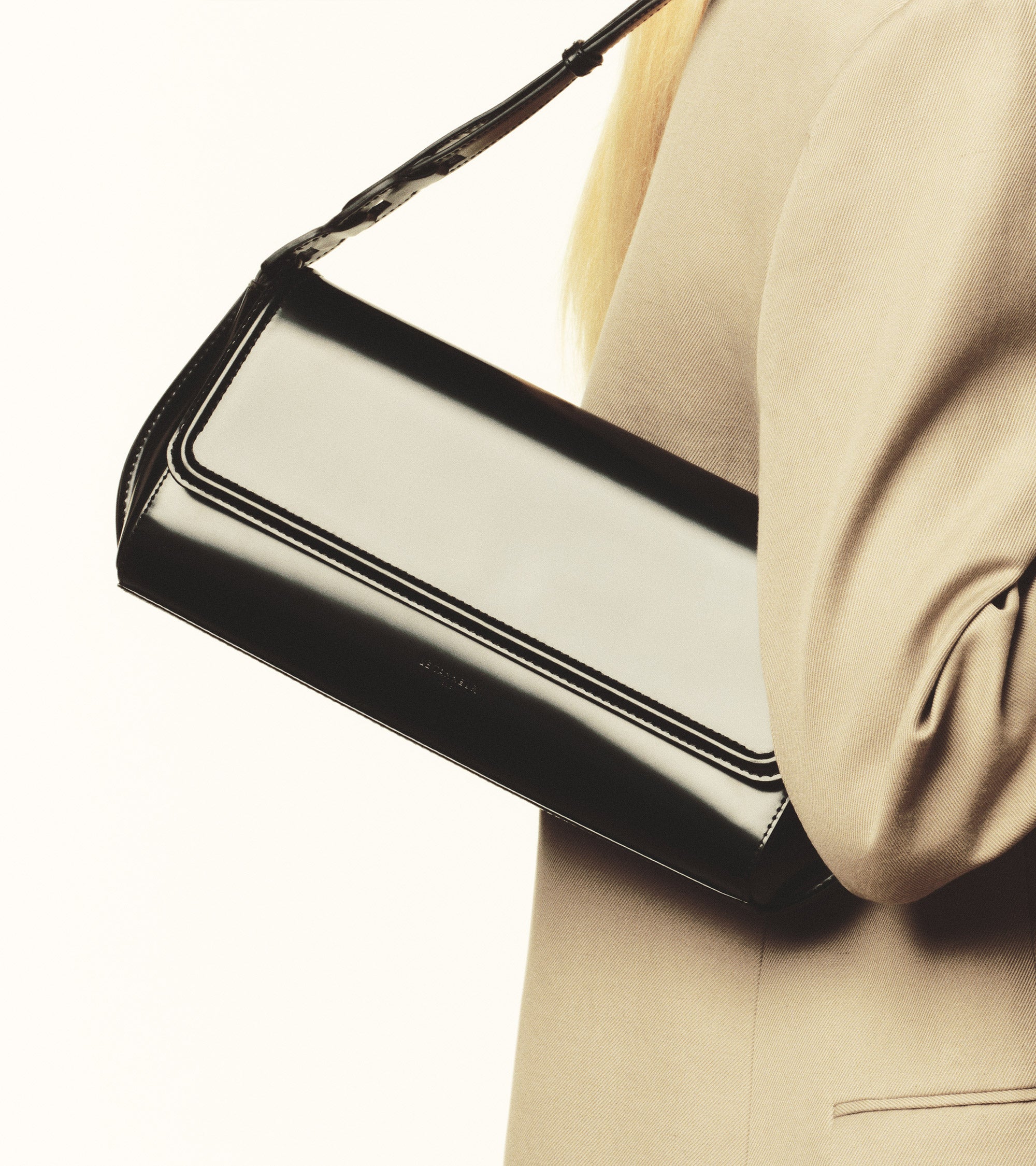 Bolso de hombro mediano Solaise de piel lisa efecto box