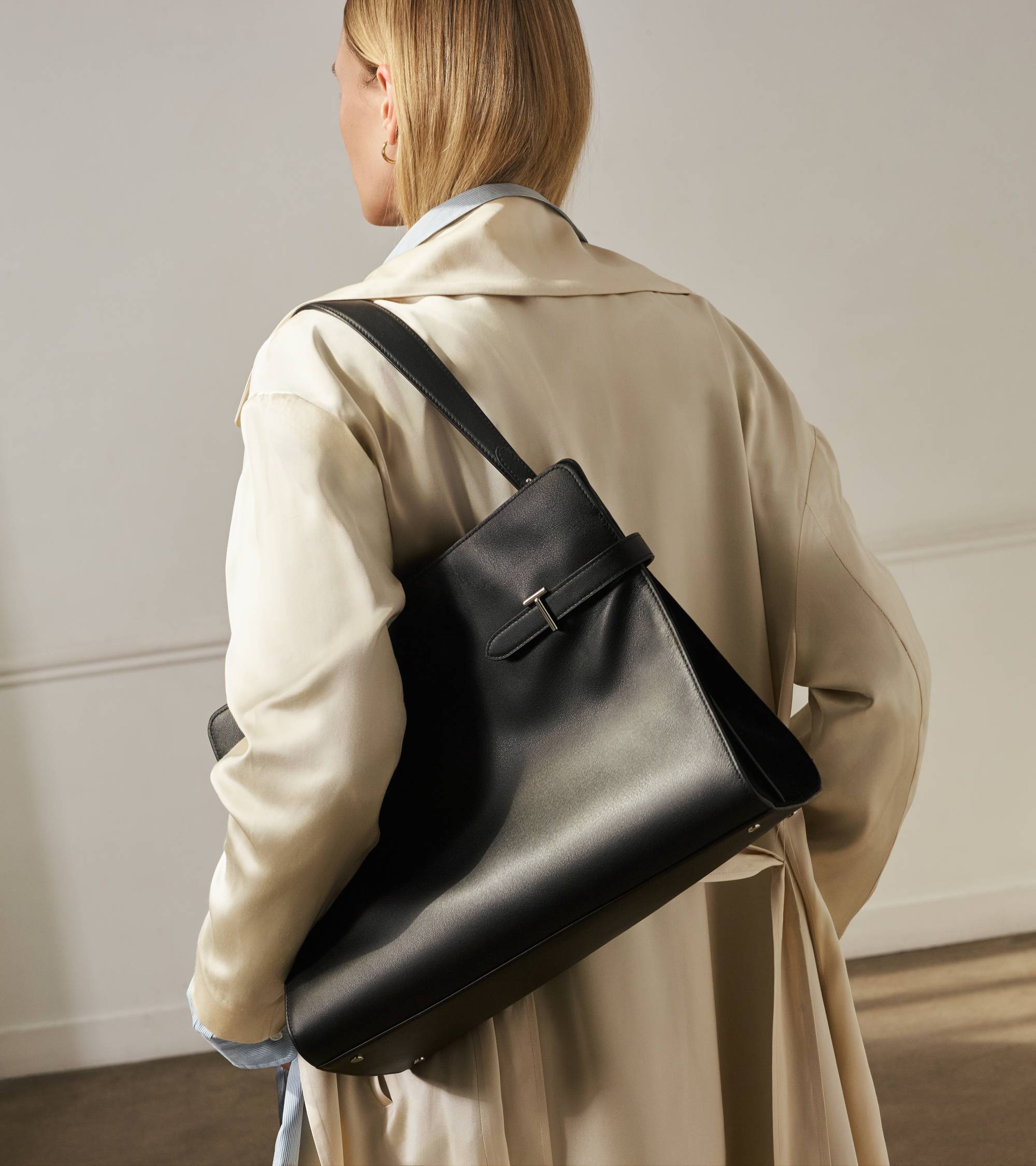 Bolsa de hombro modelo maxi Emie en cuero liso y nobuk