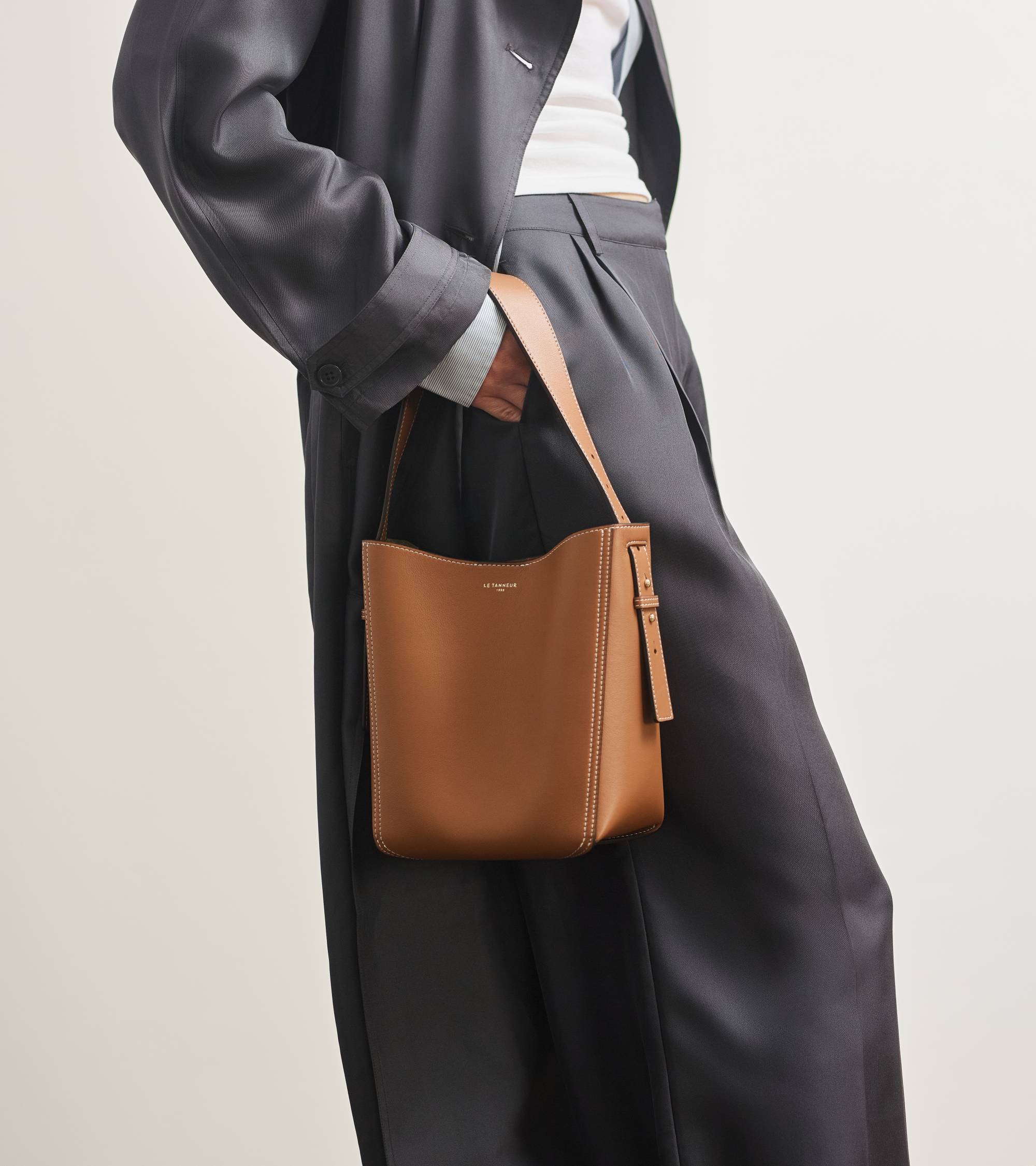Bolso hobo pequeño modelo Céleste de piel lisa