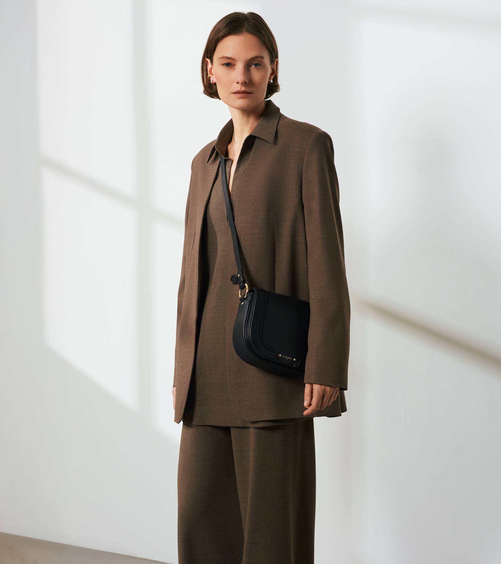 Sac bandoulière moyen modèle Ella en cuir grainé