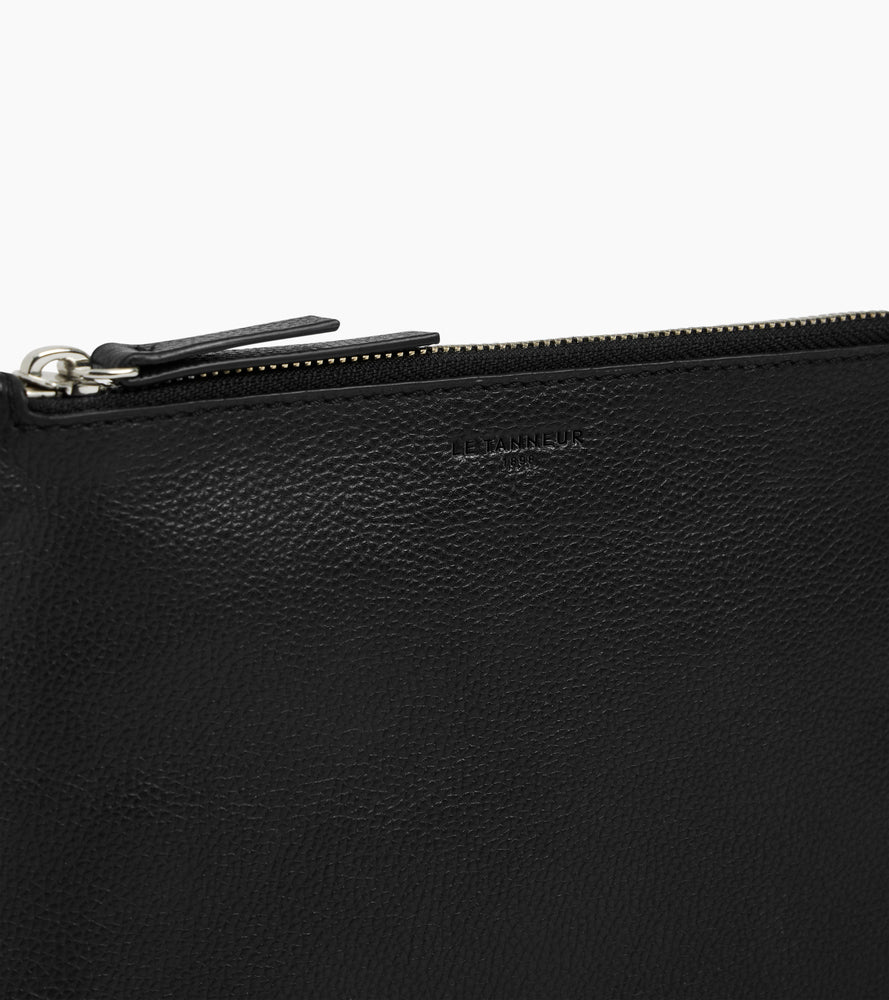 Bolso de mano con cremallera y correa de piel texturizada