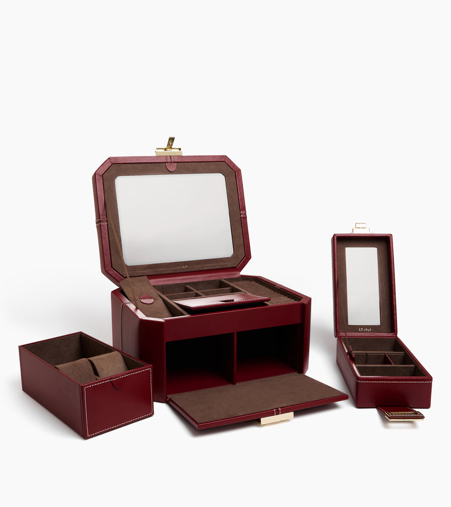 Large jewellery box with T-clasp in leather