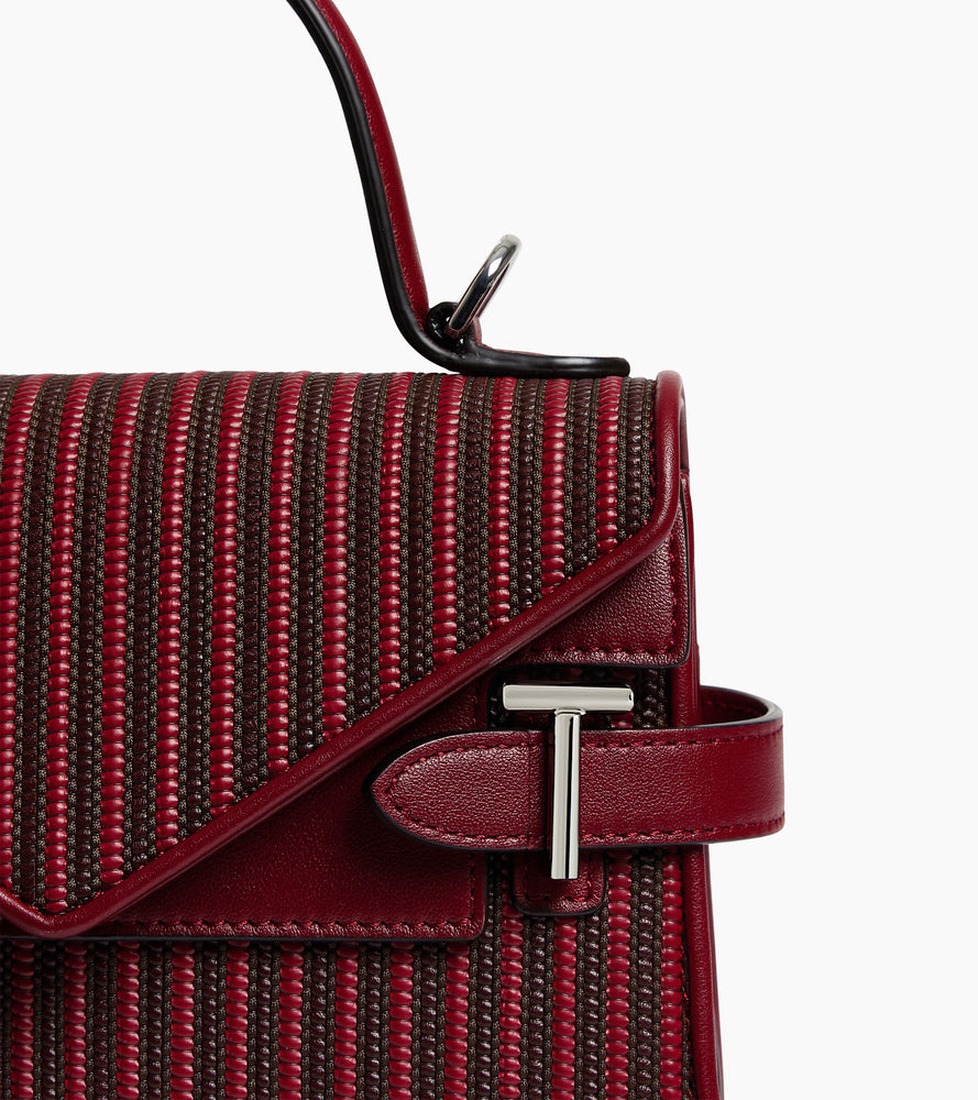 Pequeño bolso Emilie de doble solapa en cuero trenzado